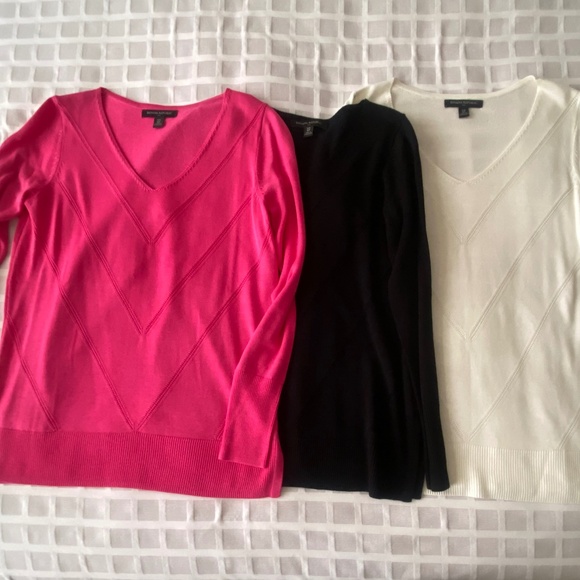 Banana Republic Lightweight V-Neck Sweater Black - Picture 11 of 12